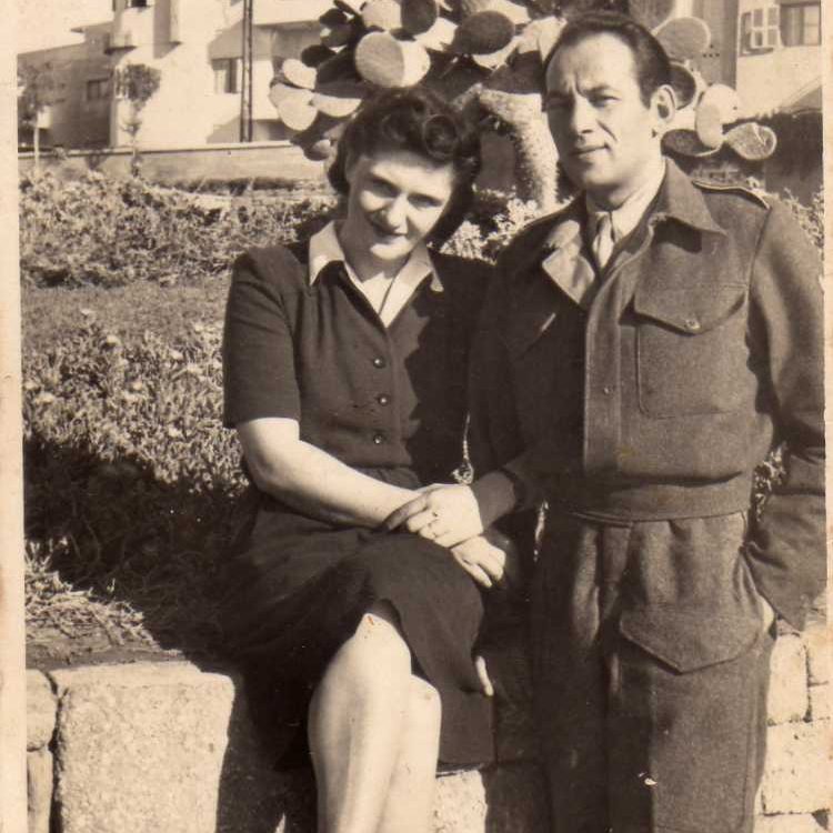 Genek and Herta in Palestine, 1943